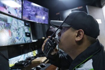 La desproporción entre 169,636 guardias privados y 16.158 policías plantea nuevas estrategias frustrantes - crédito Colprensa