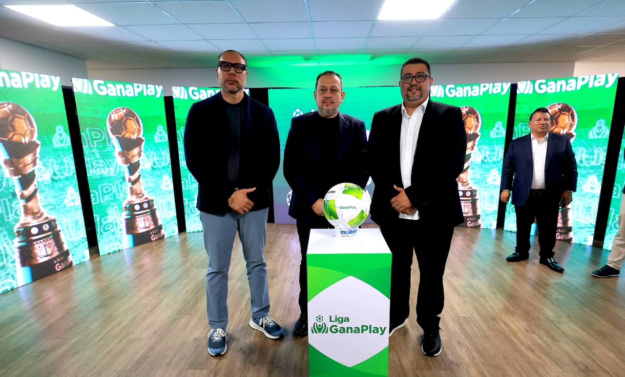 La Liga GanaPlay Apertura 2026 abrirá una nueva etapa en la Primera División de El Salvador con cambios estructurales y logísticos./ (FESFUT)