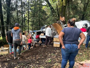 La camioneta habría estado cargada