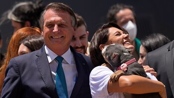 Bolsonaro junto a refugiados ucranianos