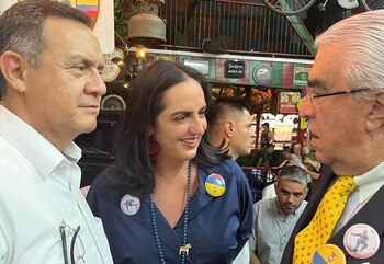 En Cali, la senadora estuvo