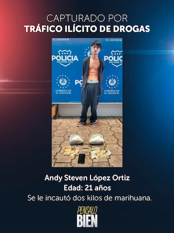 Los agentes incautaron dos kilos de marihuana, 210 dólares en efectivo, un teléfono celular y la motocicleta que usaba el sospechoso en la capital salvadoreña. (Foto cortesía PNC)