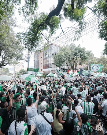 Hincha terminó lesionado por mala