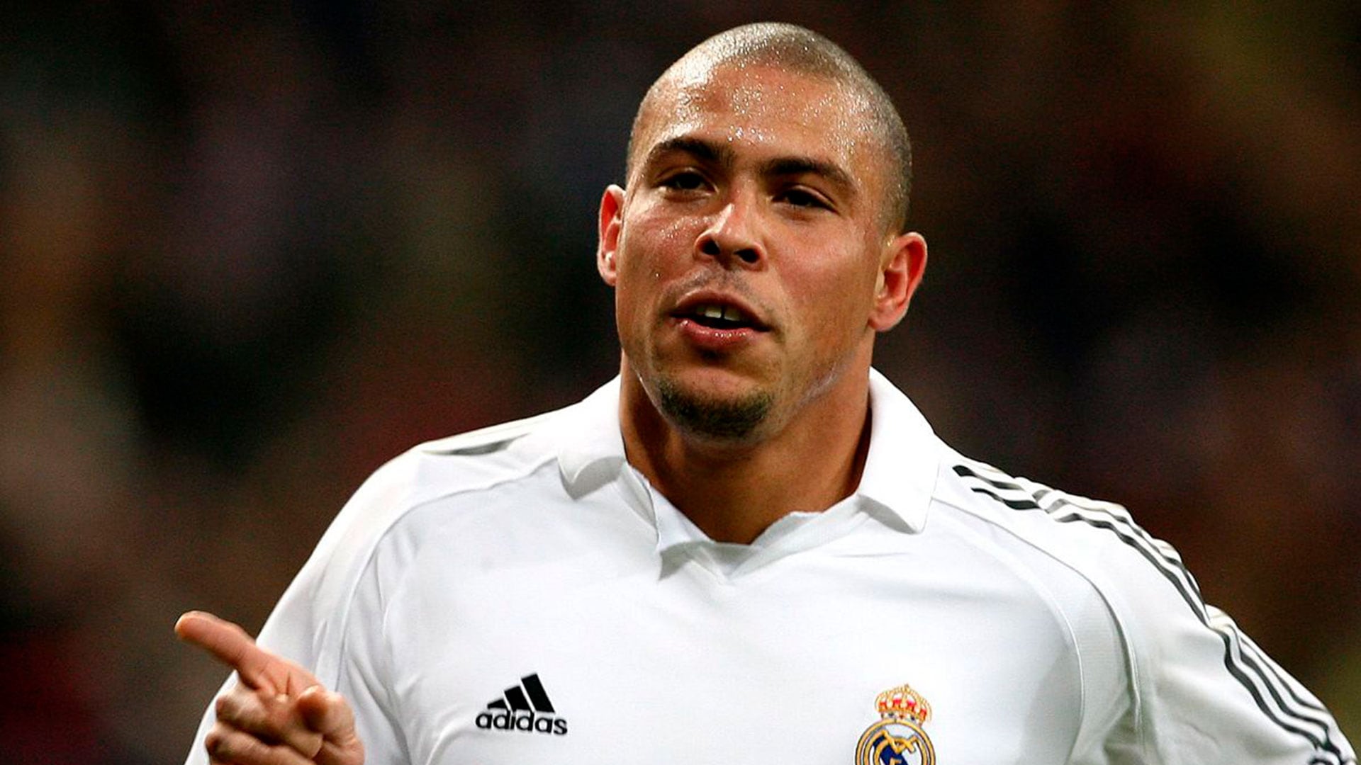 Ronaldo Nazario fue pillado ebrio al volante cuando jugaba en el Real Madrid. (@realmadrid)