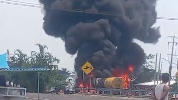 Tragedia en Tabasco: explosión en caseta de La Venta tras choque de tractocamión con pipa de combustible