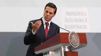 El expresidente se habría beneficiado con 66 millones de pesos por transferencias bancarias internacionales. (Foto: Archivo)