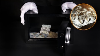 Ladrón con caja lleva de