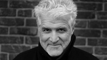 El fotoperiodista Gary Knight asegura que el periodismo de guerra supera la imaginación