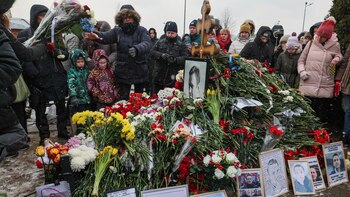 Cientos de moscovitas rinten tributo