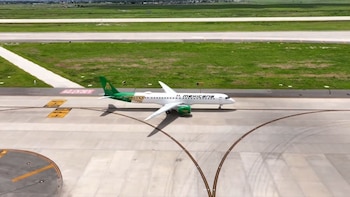 Llegada de la primera aeronave