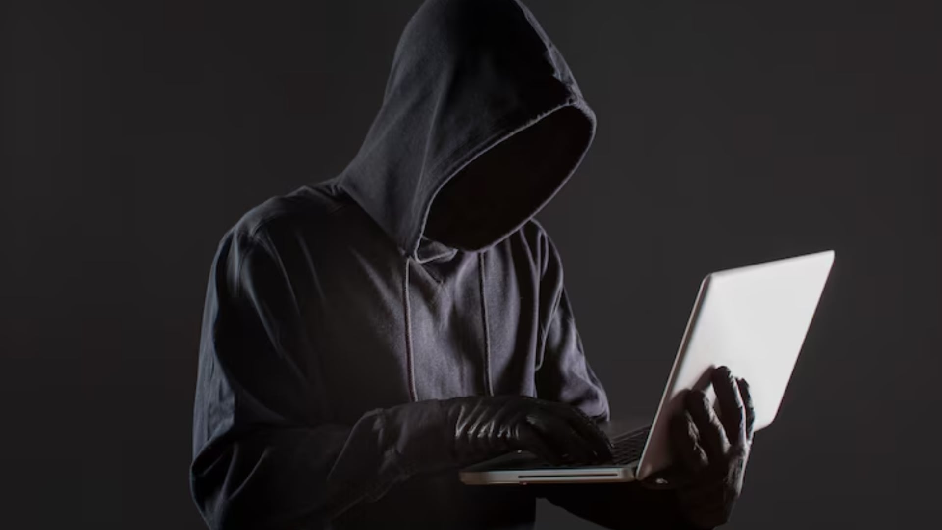 Hackers robaron información de usuarios de Mercor, startup de reclutamiento de IA. (Freepik)