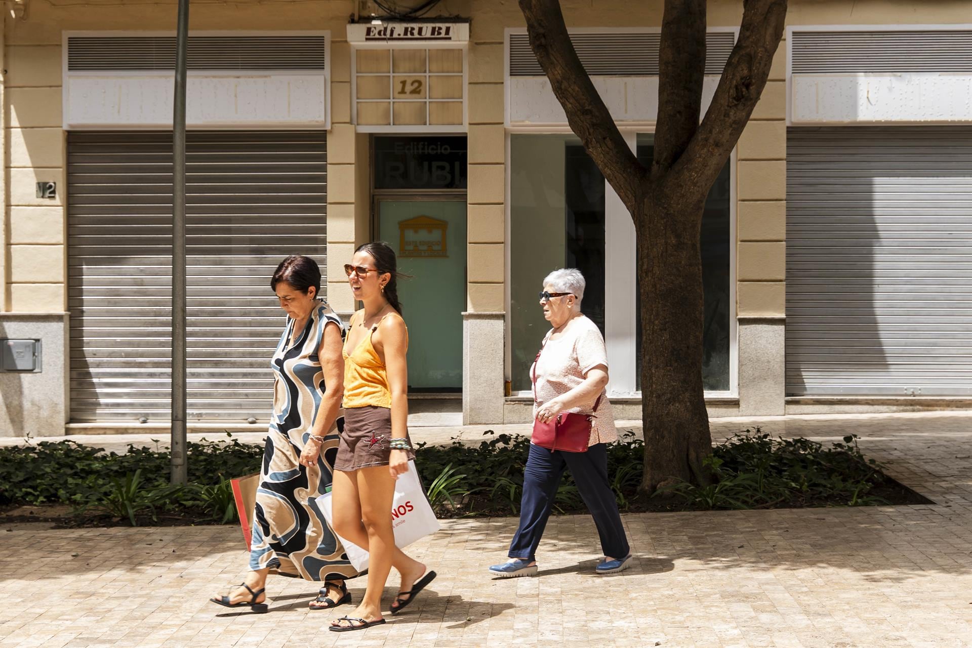 El calor continuará al alza este lunes en la Península
