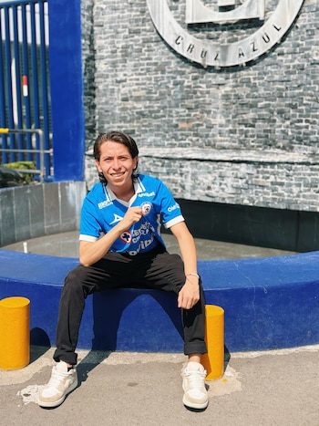 Santiago Domínguez está envuelto en una polémica luego de insultar a las jugadoras de Cruz Azul Femenil en el podcast Pláticas del Mal (Instagram | Santiago Domínguez)