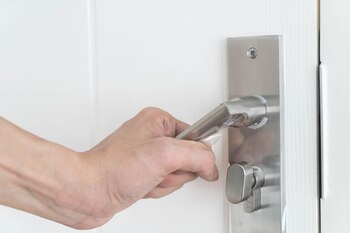 Una puerta con cerradura. (Freepik)