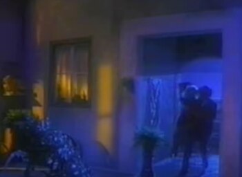 En el video un hombre