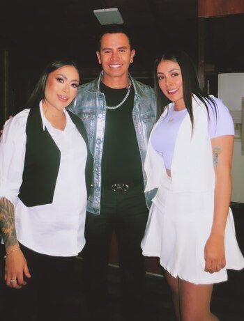 Jhonny Rivera estuvo cantando en