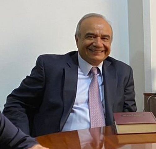 Héctor Carvajal es uno de los abogados de confianza del presidente y ha sido clave en su defensa legal desde 2013 - crédito @JNeiraN/X