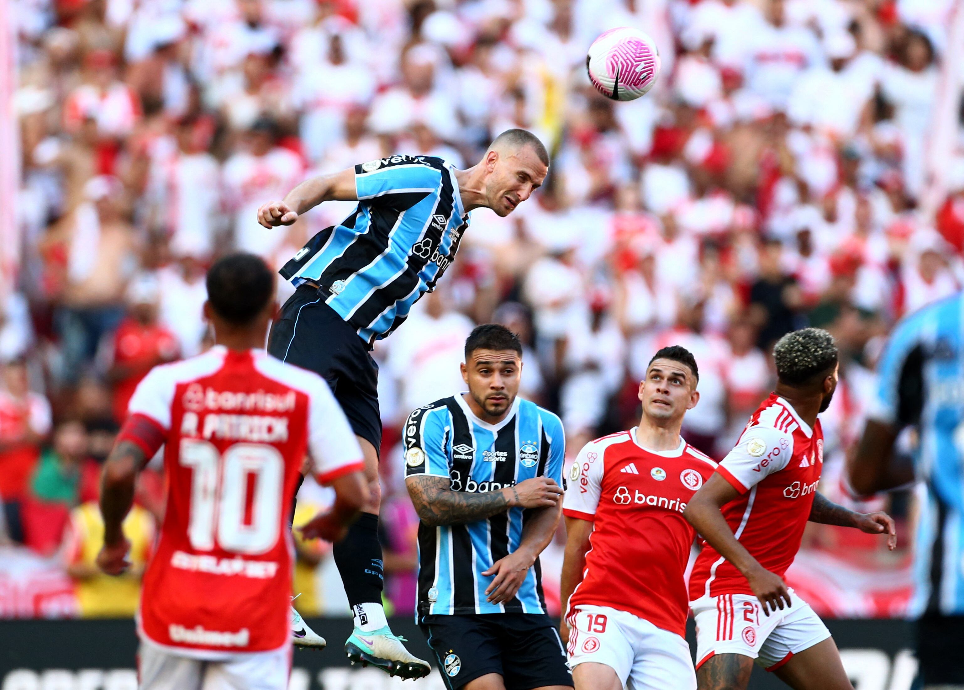 Gremio jugará el clásico frente a Inter de Porto Alegre-crédito Diego Vara/REUTERS