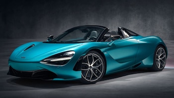 El McLaren 720s Spider ofrece una combinación única de ligereza y aerodinámica avanzada en el segmento de superdeportivos descapotables