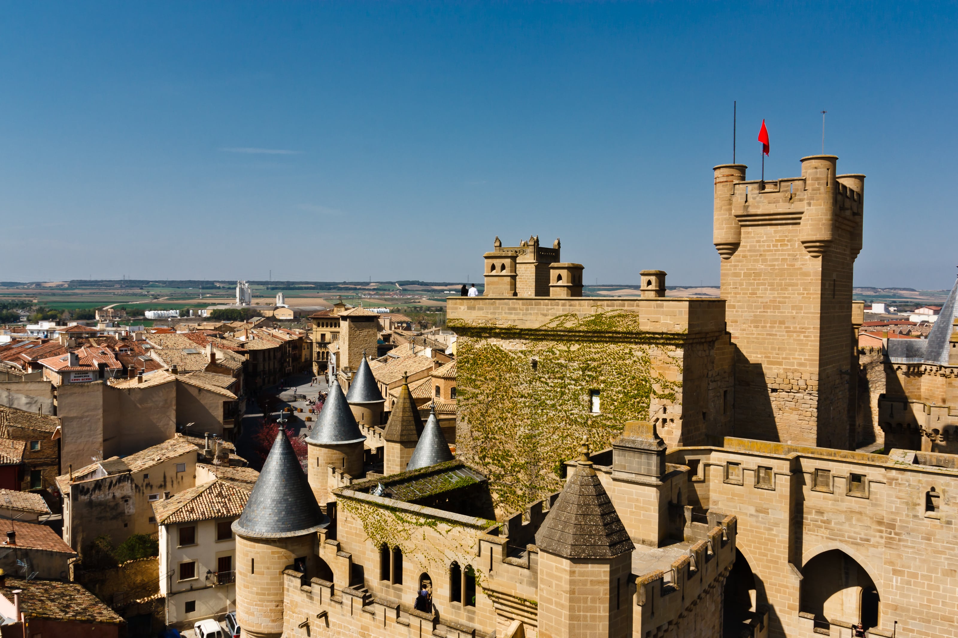 El pueblo de Navarra con el castillo más espectacular de España y desde el que se verá el eclipse total del 12 de agosto