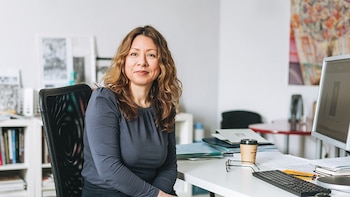 Mantener un trabajo estable puede ayudarte a permanecer en forma más adelante en la vida