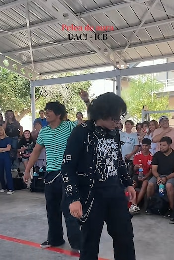 La peculiar escena ocurrida en la UACJ provocó cientos de comentarios y bromas entre usuarios que quedaron sorprendidos por el desenlace del video.