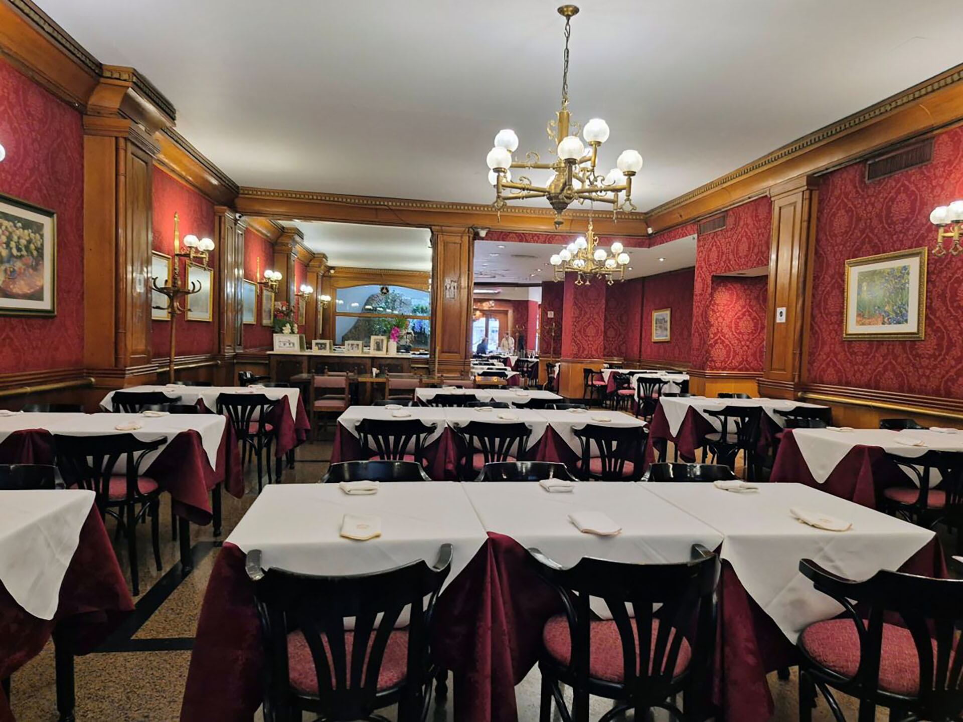 El nombre Bidou proviene de un tradicional juego de dados, popular entre inmigrantes españoles y con raíces culturales diversas