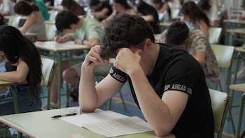 Tener un título universitario en España no garantiza un empleo acorde: uno de cada tres graduados trabaja por debajo de su nivel de formación