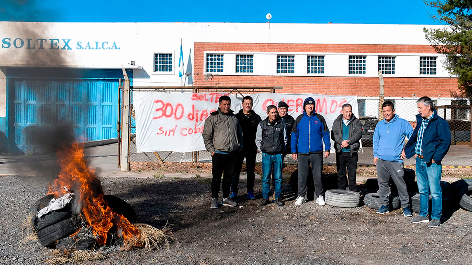Operarios denunciaron más de 300 días sin salarios y reclamaron continuidad laboral (NA)