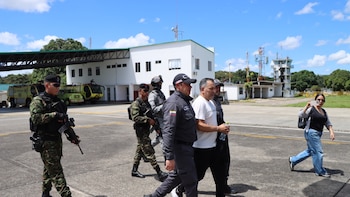 Alias Boni, cabecilla de la Segunda Marquetalia, ya está bajo custodia militar en Bogotá