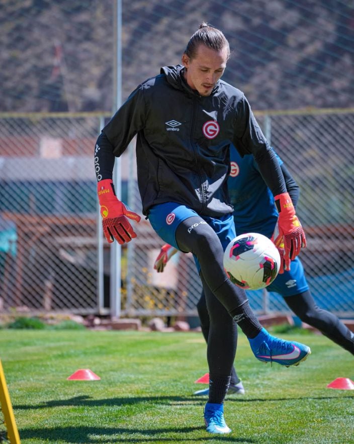 Lejos de incomodarlo, Patrick Zubczuk asegura que la presión de una hinchada rival lo ayuda a elevar su concentración y sacar su mejor versión durante los partidos más exigentes. (Deportivo Garcilaso)