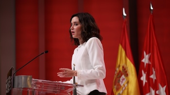 Ayuso ve a Corina Machado