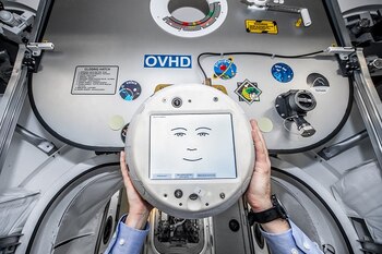 CIMON significa Crew Interactive Mobile