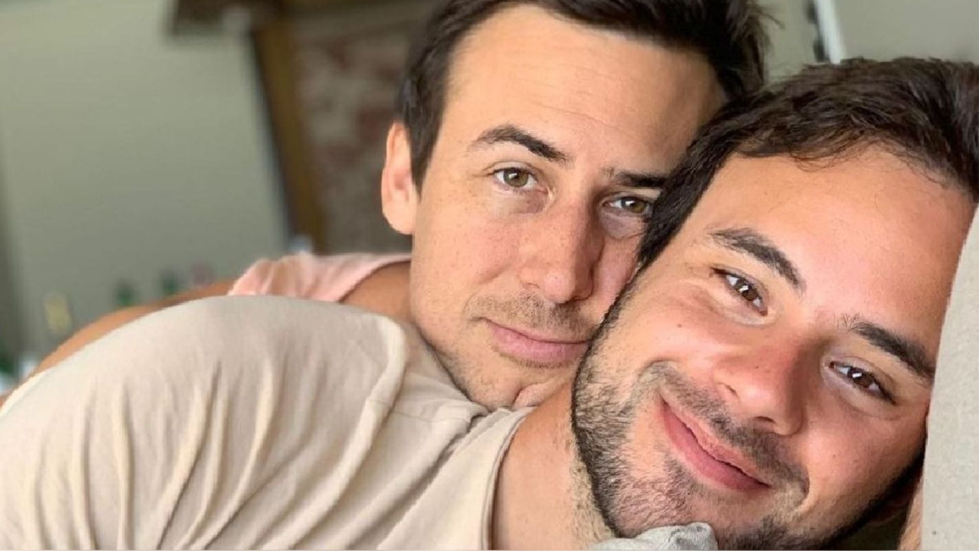 Bruno Ascenzo se casó con Adrián Bello en abril del 2026.