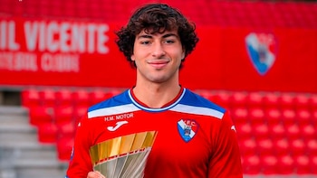 Bassco Soyer, foco de interés de un club que disputa la Premier League con alianza estratégica en Gil Vicente