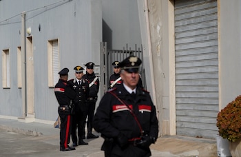 Agentes de carabinieri (REUTERS/Antonio Parrinello)