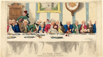 Caricatura de doce hombres sentados en una mesa, comiendo y charlando. Un camarero sostiene un plato. En la pared, un cuadro de Versalles y un reloj de París.