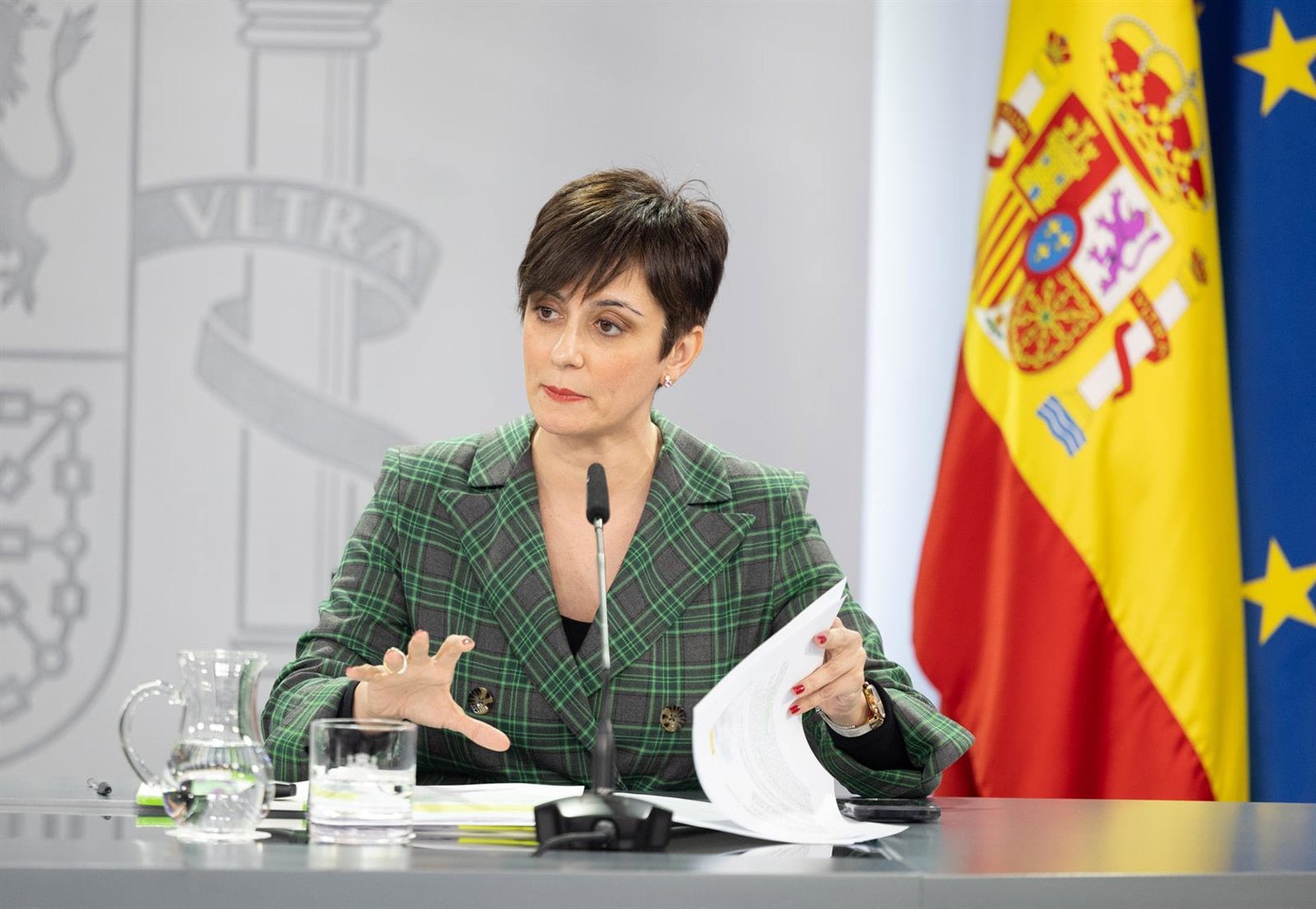 14/01/2025 La ministra de Vivienda y Agenda Urbana, Isabel Rodríguez, interviene durante una rueda de prensa posterior a la reunión del Consejo de Ministros, en el Palacio de La Moncloa, a 14 de enero de 2025, en Madrid (España). El Consejo de Ministros ha aprobado el nombramiento de Álvaro Fernández de Heredia como nuevo presidente de Renfe en sustitución de Raül Blanco, que ha ocupado este cargo durante los últimos dos años. Durante la rueda de prensa se han abordado las medidas anunciadas este lunes, 13 de enero, para fomentar el alquiler y facilitar el acceso a la vivienda o la citación del Supremo al fiscal general del Estado.POLITICA Eduardo Parra - Europa Press