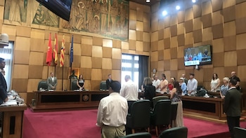 Venezuela-El Ayuntamiento guarda minuto de silencio en solidaridad con las víctimas del doble terremoto