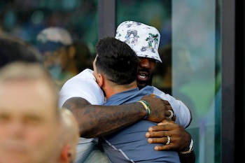 Como Messi, LeBron combina éxito deportivo y una fortuna construida mediante estrategias empresariales inteligentes (Sam Navarro-USA TODAY Sports)