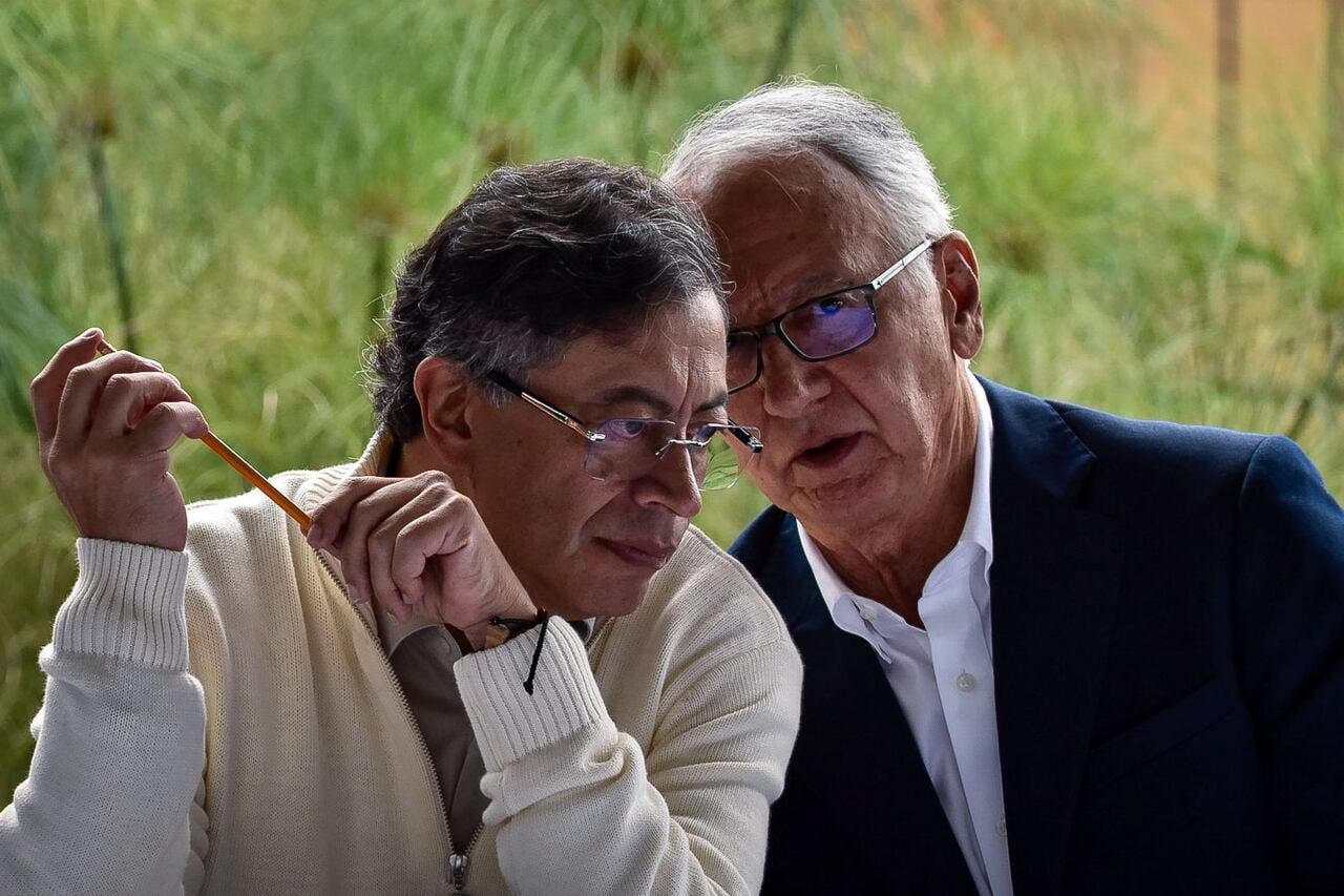 La investigación de la Procuraduría incluye al exministro de Salud Guillermo Alfonso Jaramillo, al exsuperintendente Daniel Quintero y al exinterventor Jorge Iván Ospina Gómez - crédito Colprensa