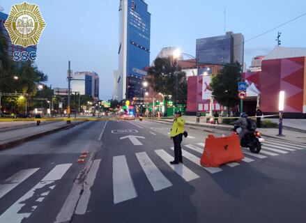 Un bloqueo afecta la circulación en Avenida Insurgentes en el cruce con Paseo de la Reforma (X@OVIALCDMX)