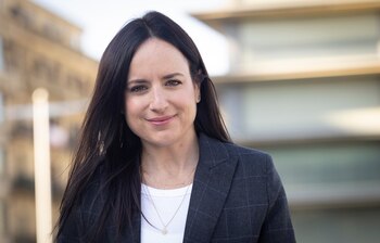 Imagen de archivo de la directora Maite Alberdi durante una entrevista concedida a EFE. EFE/Javier Etxezarreta