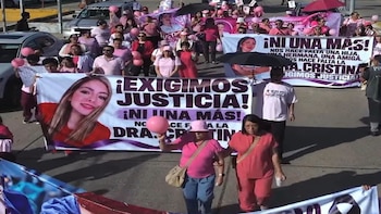 Marchan en Coatzacoalcos por feminicidio de la doctora Cristina Ramos: exigen detener a Lenin “N”