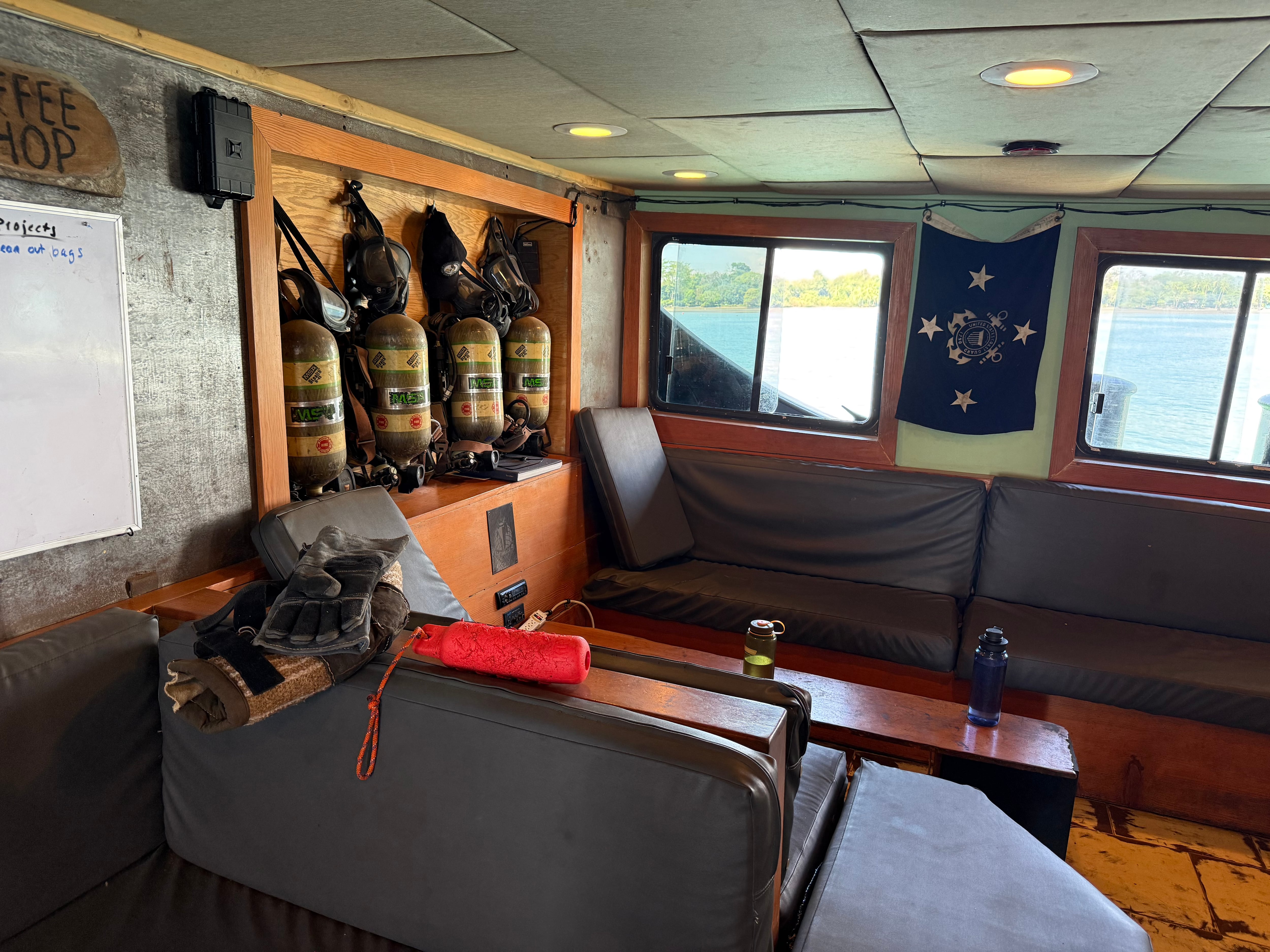 Salas de reuniones y de encuentros del equipo. Cortesía: Fabricio Quirós