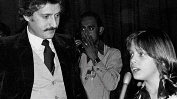 Entre la negación y el