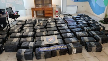 La embarcación fue localizada encallada