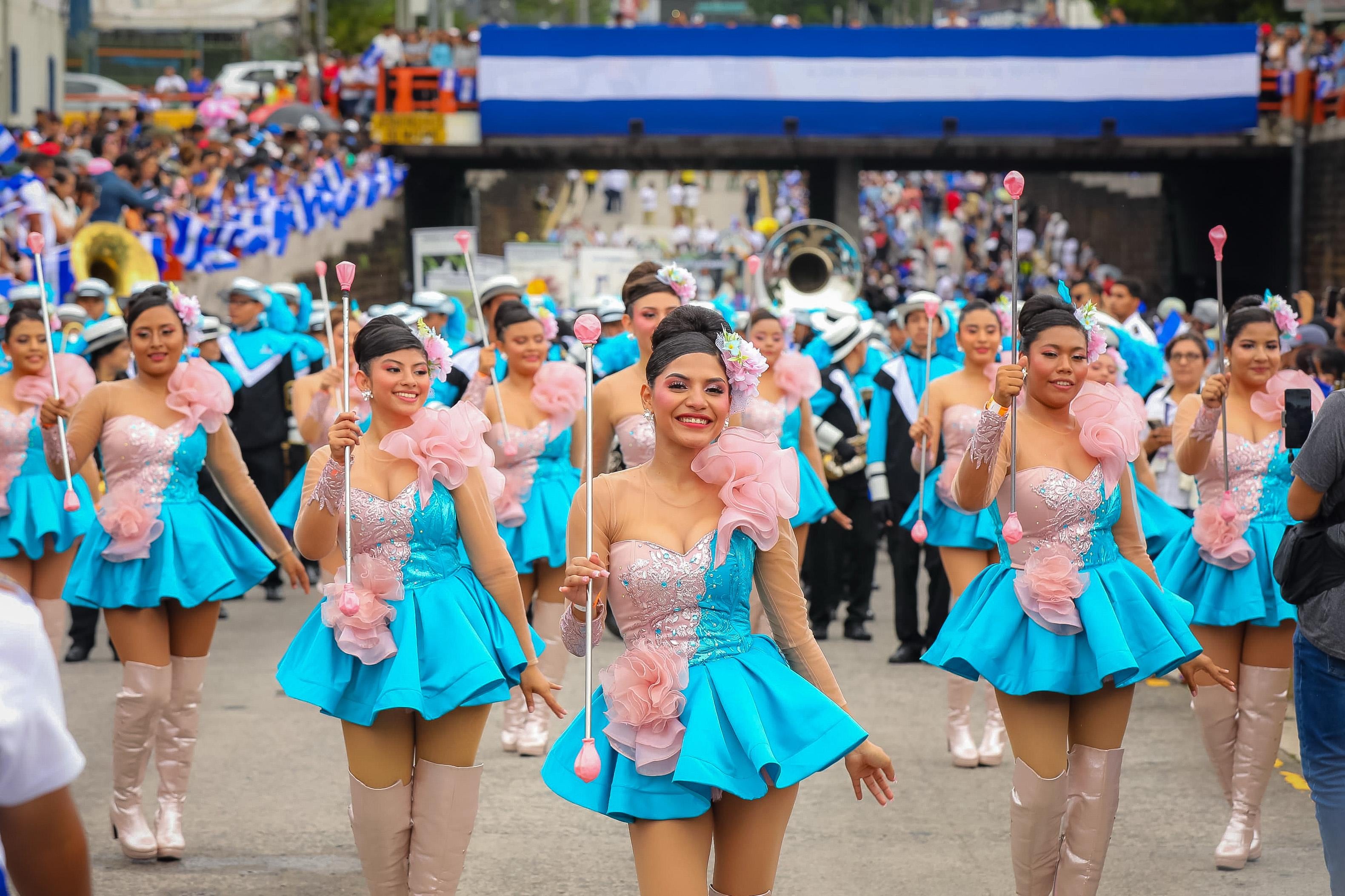 Los Desfiles Cívicos Estudiantiles 2026 volverán a realizarse de la manera tradicional en los centros educativos públicos y privados. (Cortesía: Secretaría de Prensa)