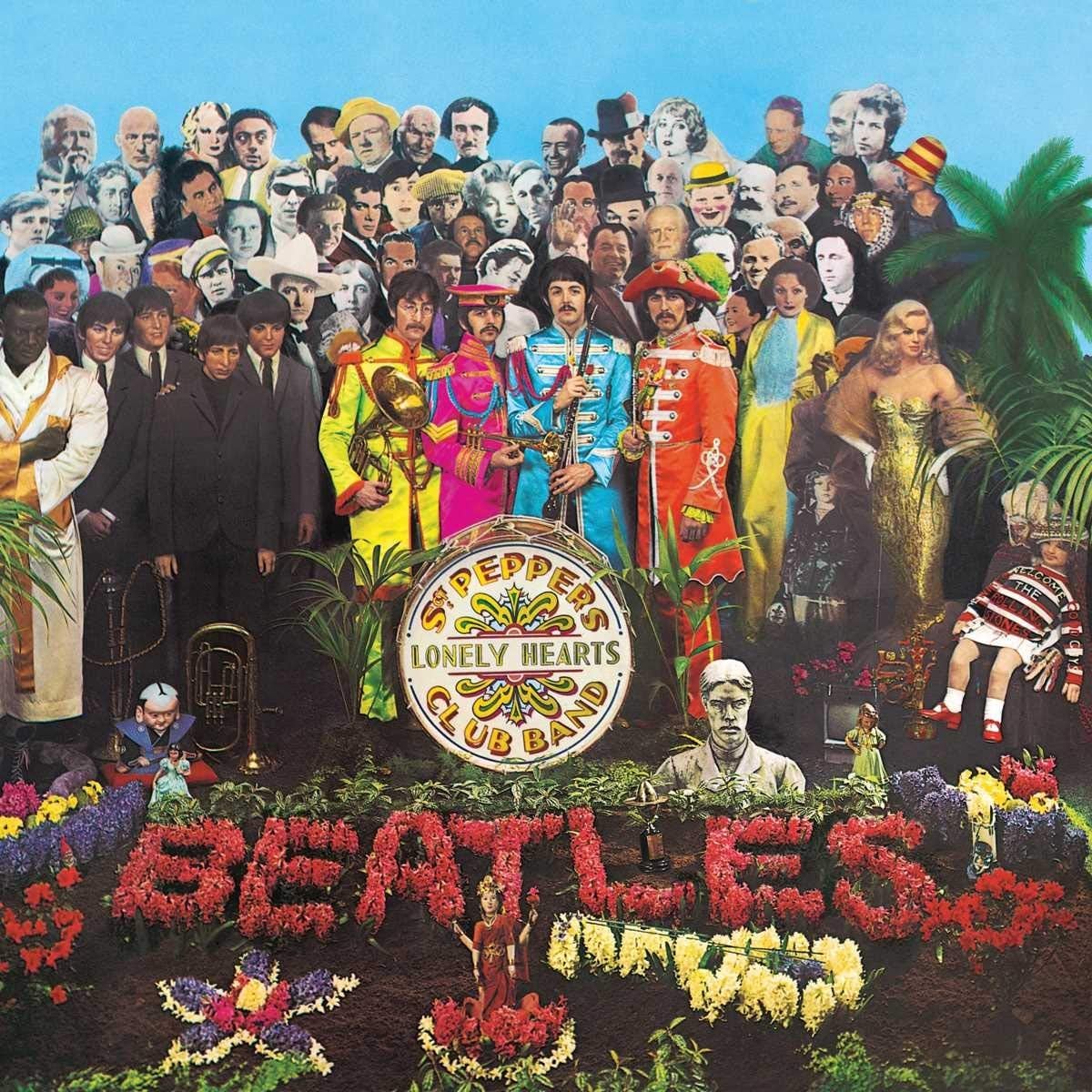La portada del disco Sgt. Pepper’s Lonely Hearts Club Band inmortalizó a The Beatles con sus trajes coloridos y bigotes, creando un símbolo visual de la psicodelia
(Foto: Amazon)