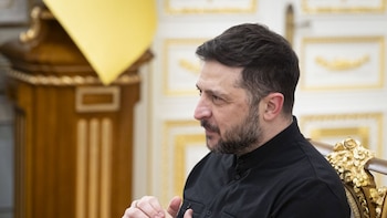 Zelenski anuncia conversaciones a tres